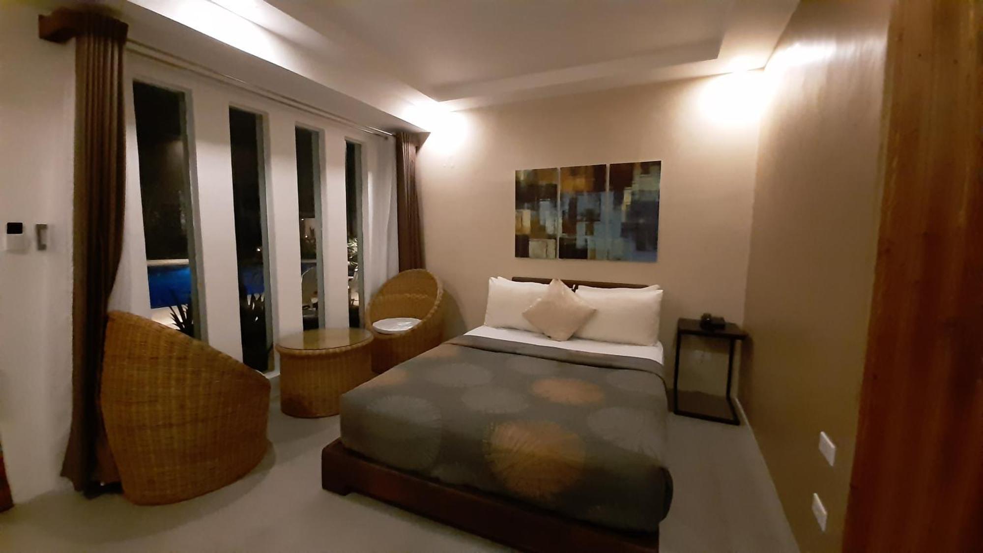Urban Sands Hotel Iloilo Екстер'єр фото