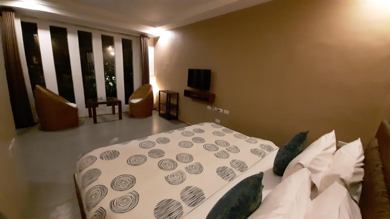 Urban Sands Hotel Iloilo Екстер'єр фото