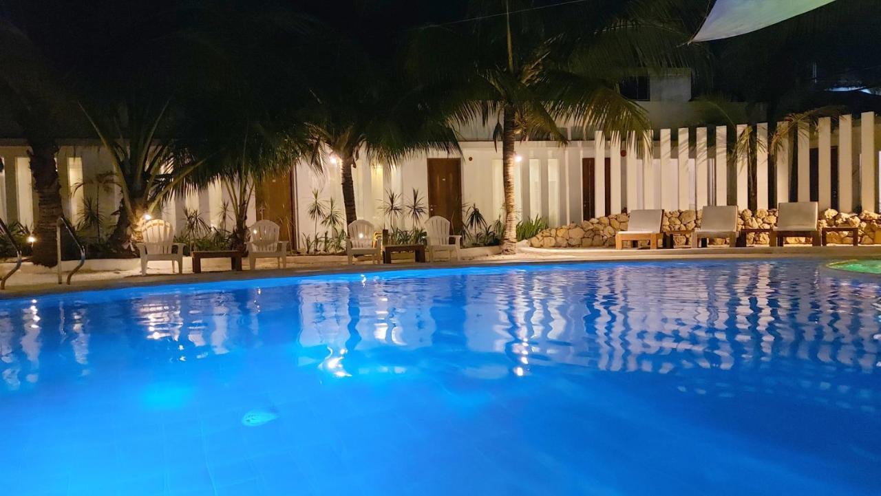 Urban Sands Hotel Iloilo Екстер'єр фото
