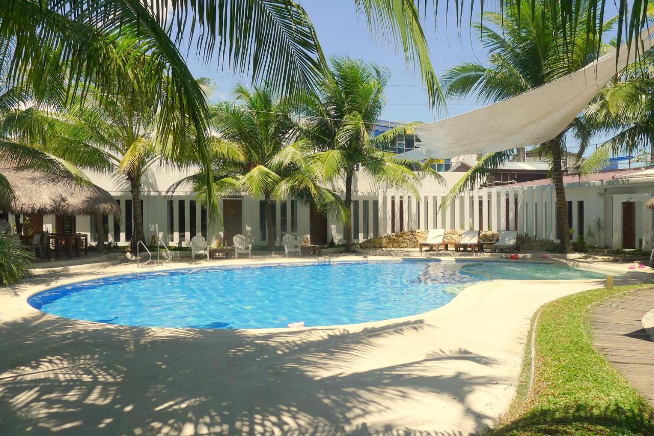Urban Sands Hotel Iloilo Екстер'єр фото